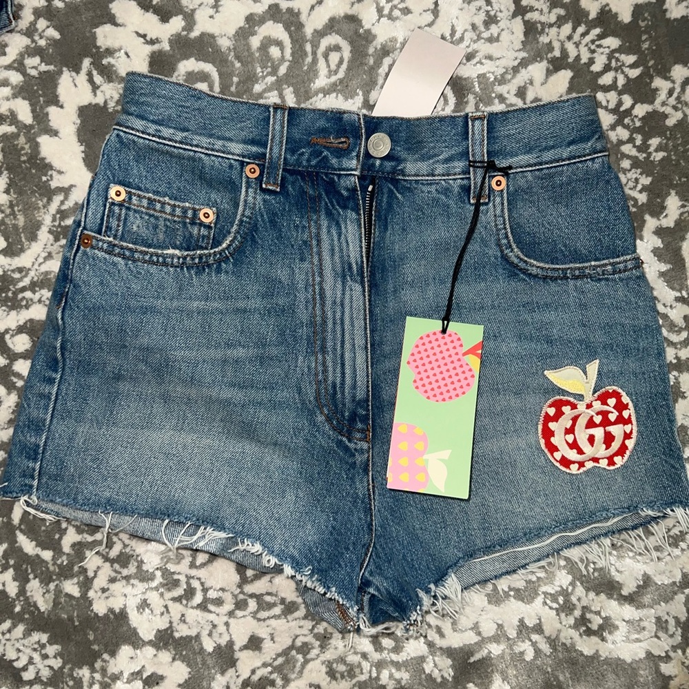 Women’s Gucci shorts with tags